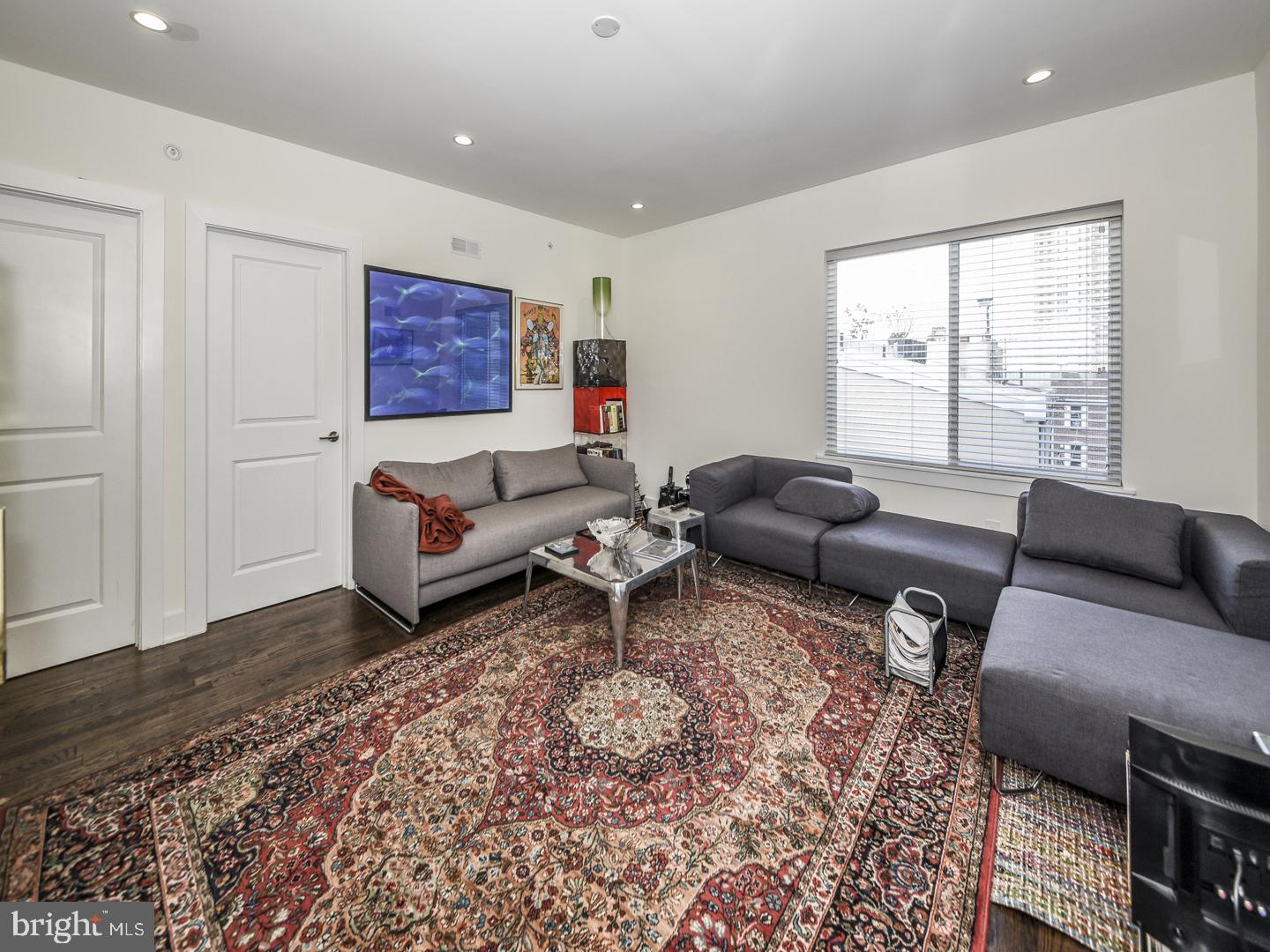 1022 South 2nd Street, Unit 4 Philadelphia, PA 19147 - Photo 17 of 31 Living Room