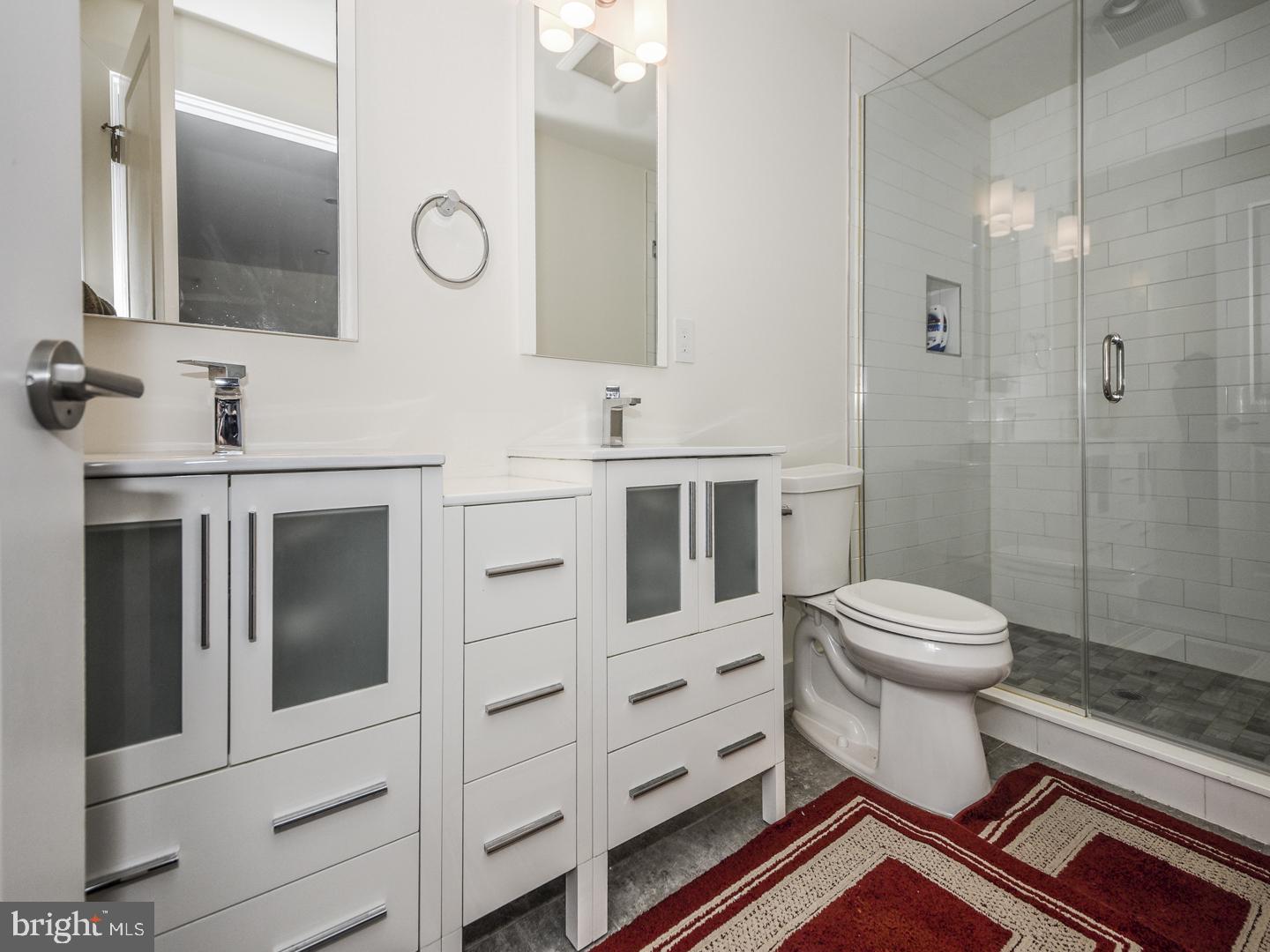 1022 South 2nd Street, Unit 4 Philadelphia, PA 19147 - Photo 18 of 31 Master Bath