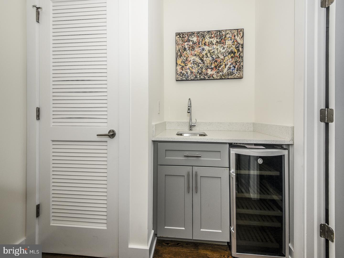 1022 South 2nd Street, Unit 4 Philadelphia, PA 19147 - Photo 21 of 31 Sink & Wine Refrigerator