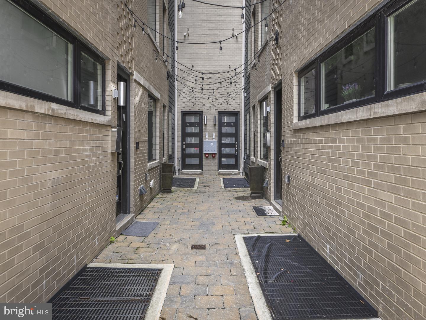 1022 South 2nd Street, Unit 4 Philadelphia, PA 19147 - Photo 28 of 31 Street Entranca