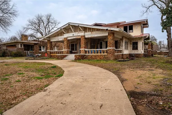 $250,000 | 621 South Main Street, Paris, TX 75460