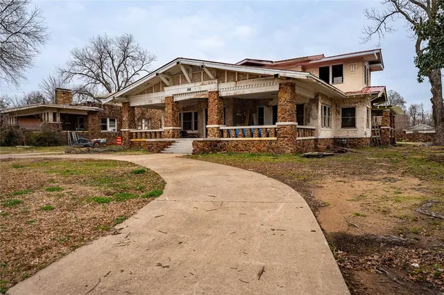 $250,000 | 621 South Main Street, Paris, TX 75460