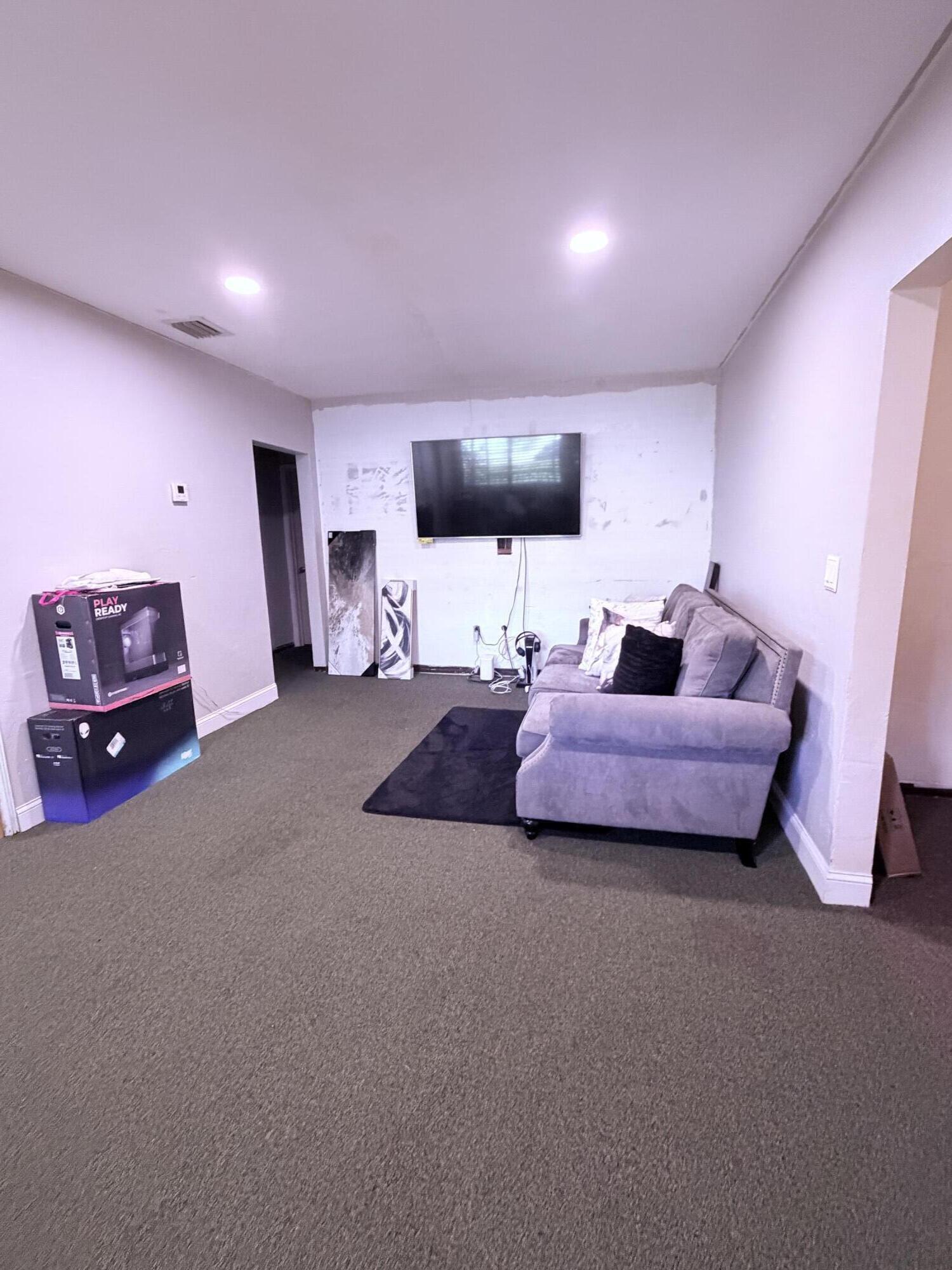 1500 Northwest 44th Street Miami, FL 33142 - Photo 11 of 12 IMG_1560