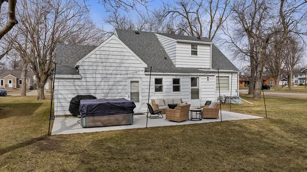 $175,000 | 301 South Oak Street, Hendricks, MN 56136