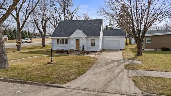 $175,000 | 301 South Oak Street, Hendricks, MN 56136