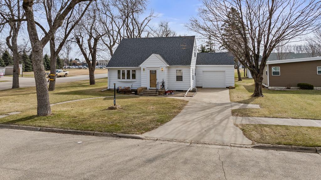 301 South Oak Street Hendricks, MN 56136 - Photo 39 of 43