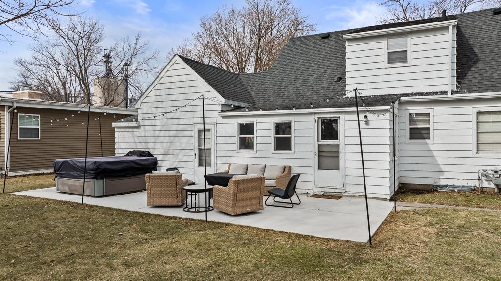 301 South Oak Street Hendricks, MN 56136 - Photo 4 of 43