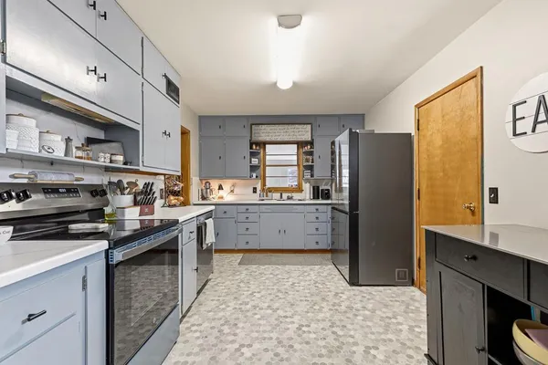 $175,000 | 301 South Oak Street, Hendricks, MN 56136
