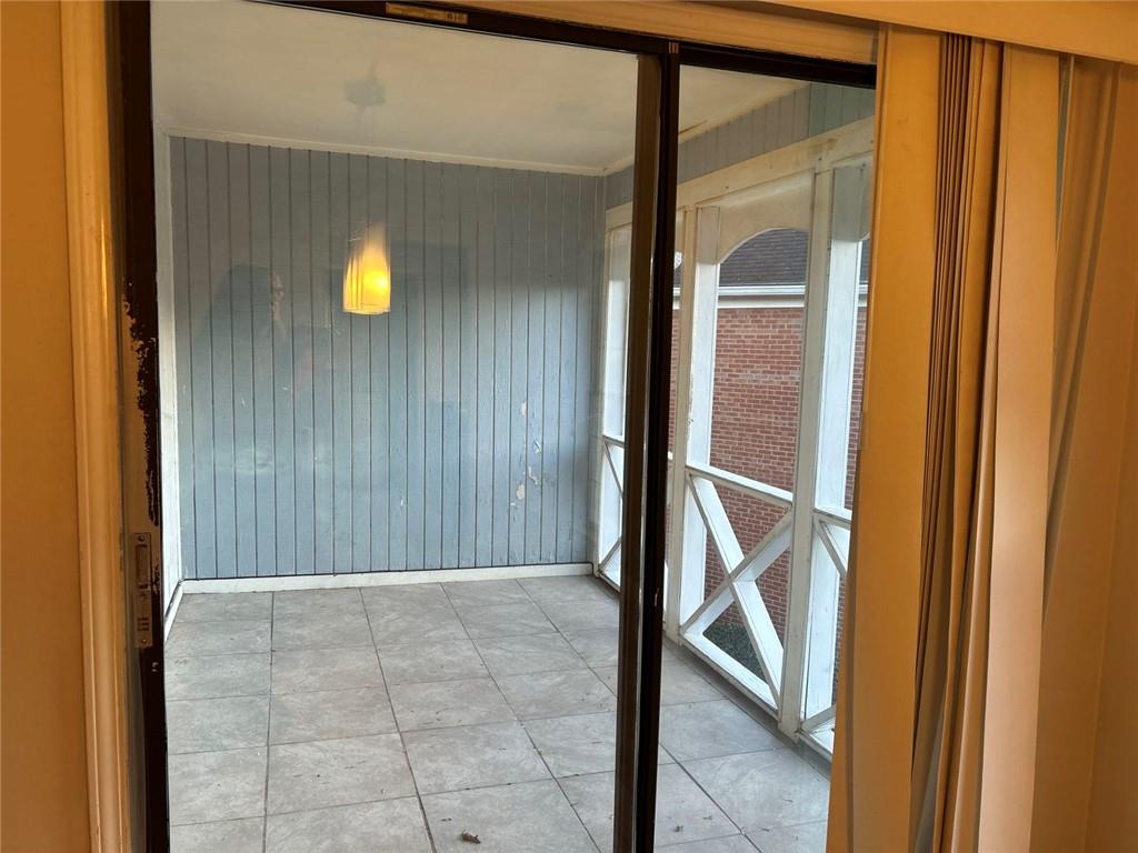 1166 Booth Road Southwest, Unit 709 Marietta, GA 30008 - Photo 8 of 12 a view of entryway