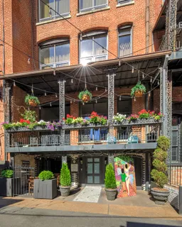 $18,500,000 | 211 3rd Avenue North, Nashville, TN 37201