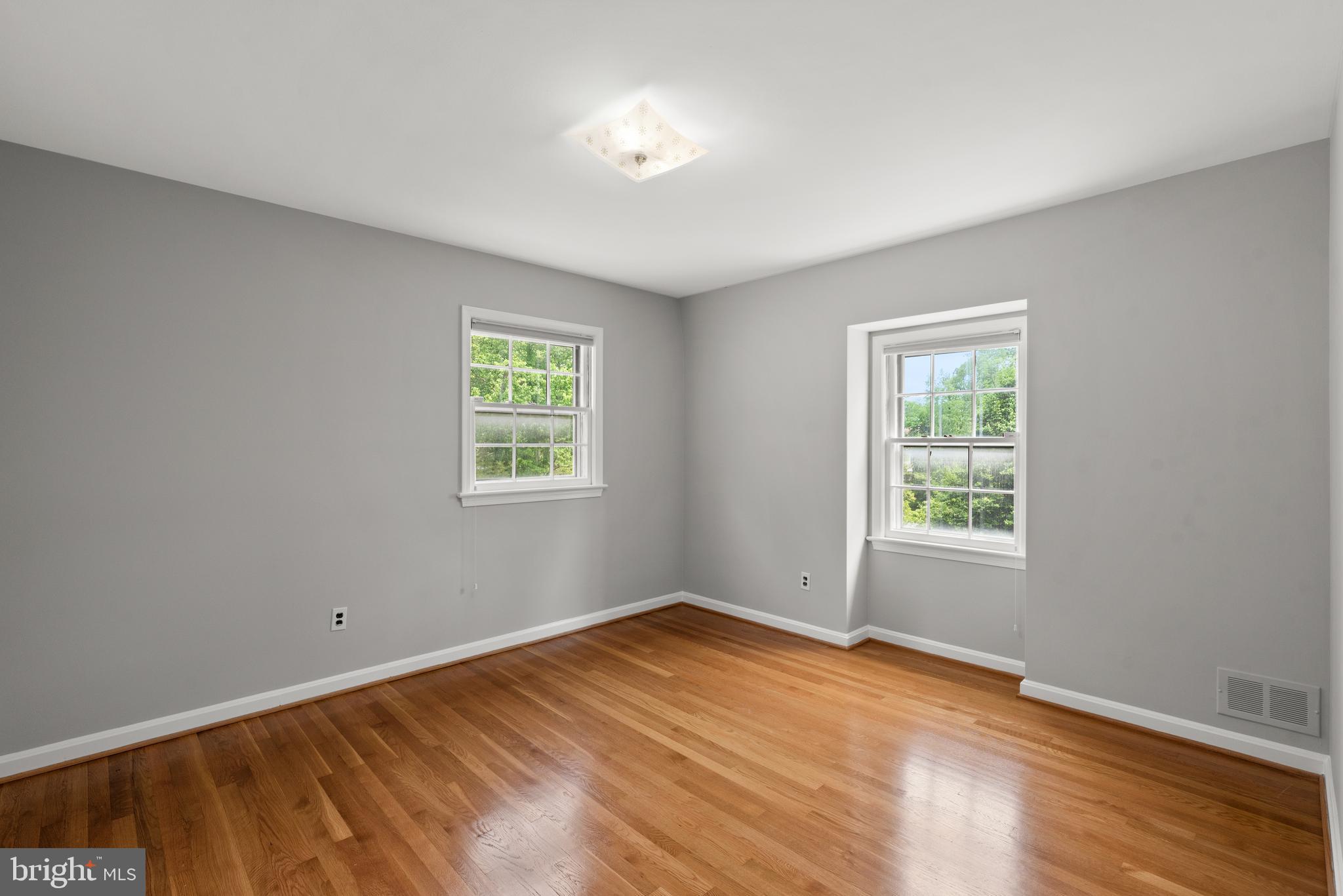 10711 Sandy Landing Road Potomac, MD 20854 - Photo 20 of 36 3rd Bedroom - Upper Level