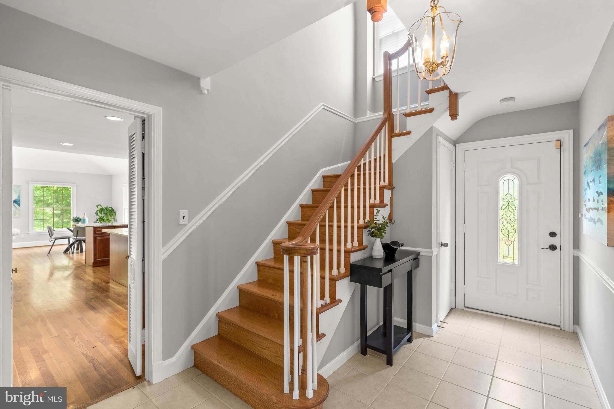 10711 Sandy Landing Road Potomac, MD 20854 - Photo 3 of 36 Main level entry & staircase to upper level