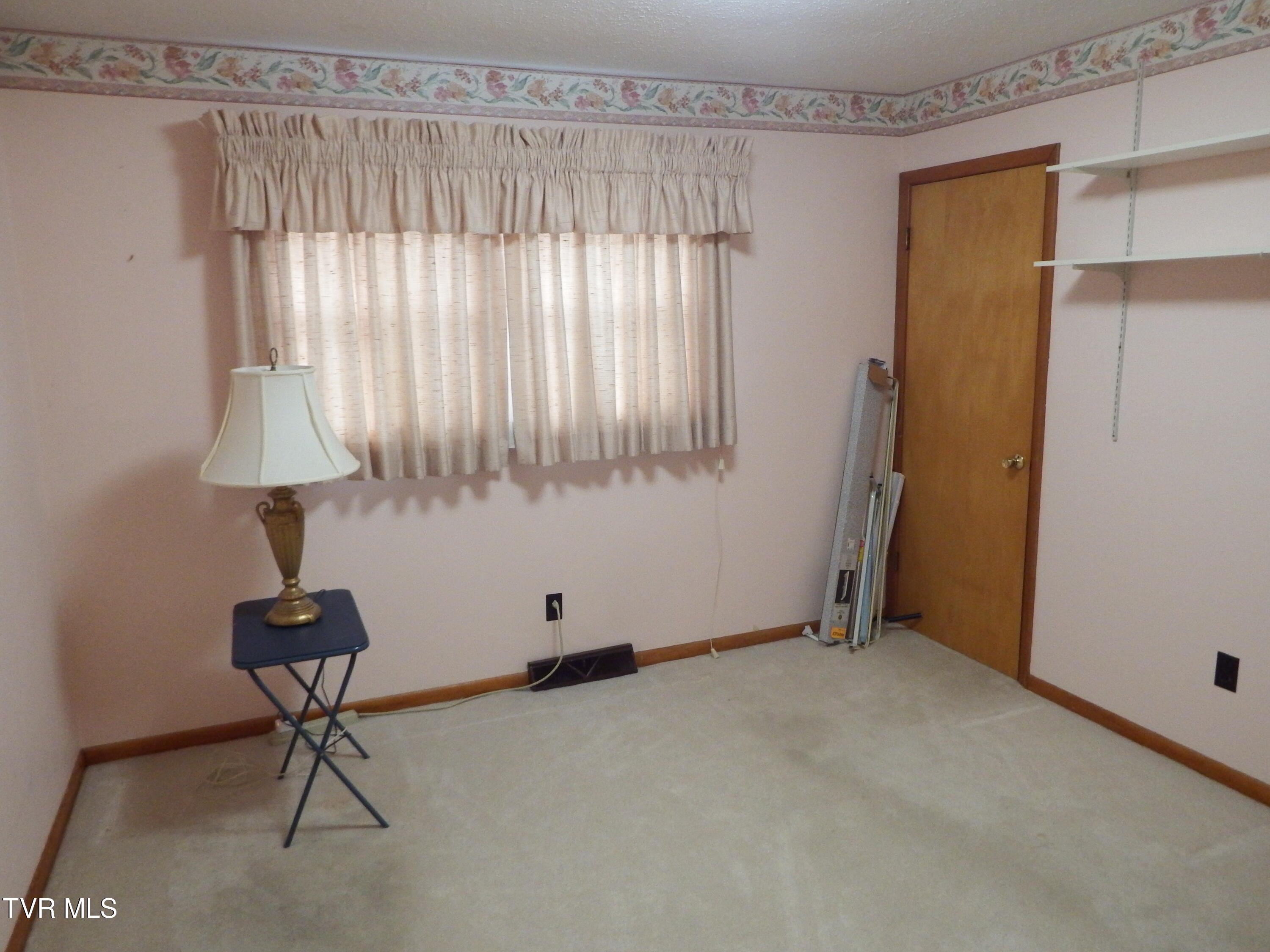 703 Pine Ridge Road Johnson City, TN 37601 - Photo 6 of 17 DSCF0802