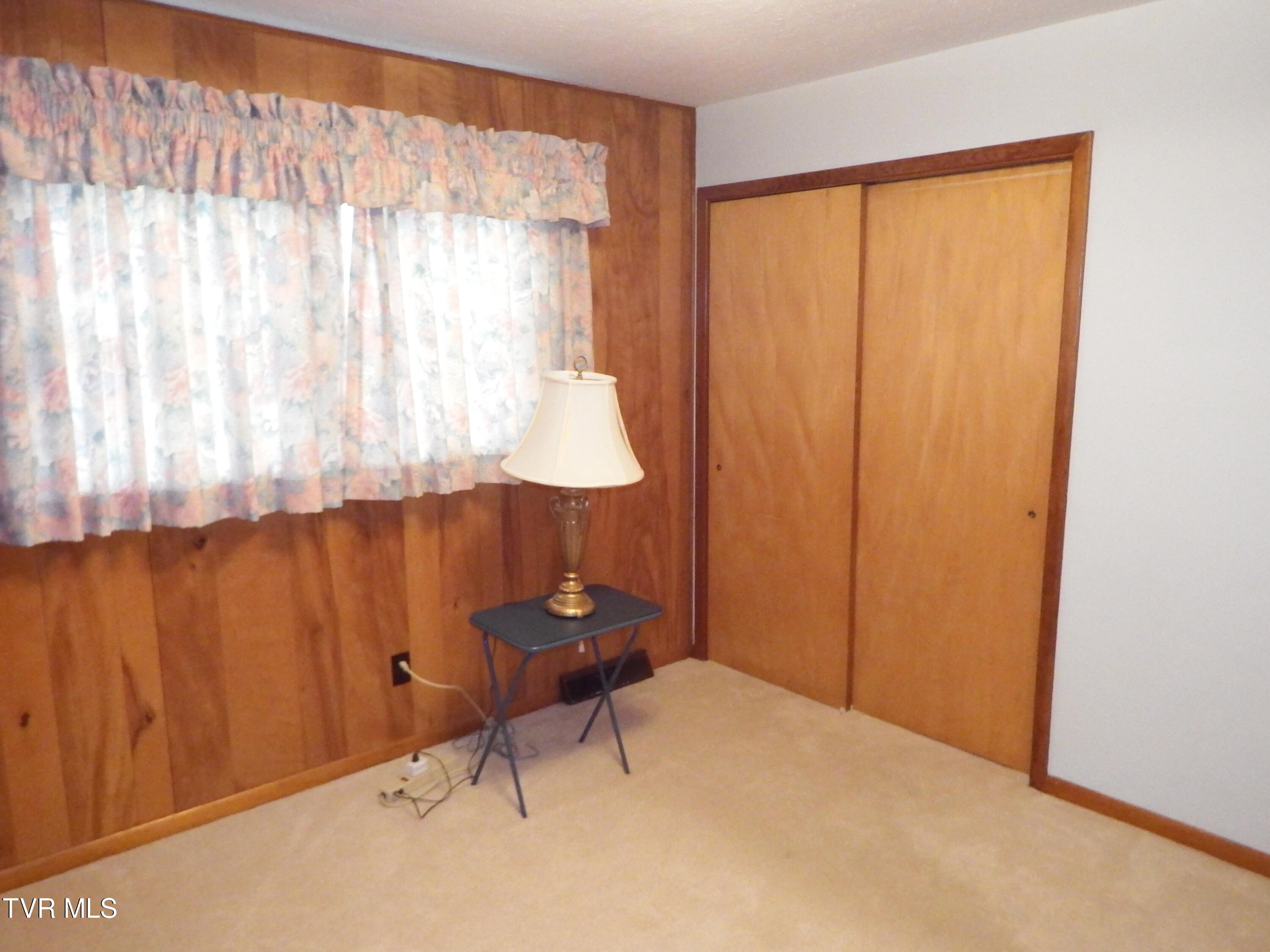 703 Pine Ridge Road Johnson City, TN 37601 - Photo 10 of 17 DSCF0810