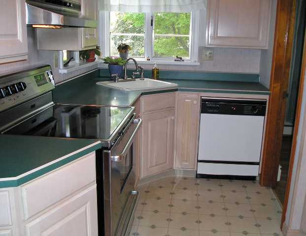 11 Eastview Road Colonie, NY 12110 - Photo 5 of 11 Photo 5