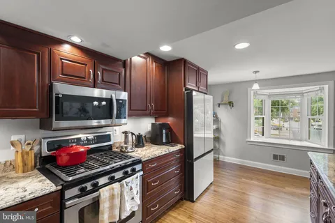 $510,000 | 7927 Central Park Circle, Alexandria, VA 22309