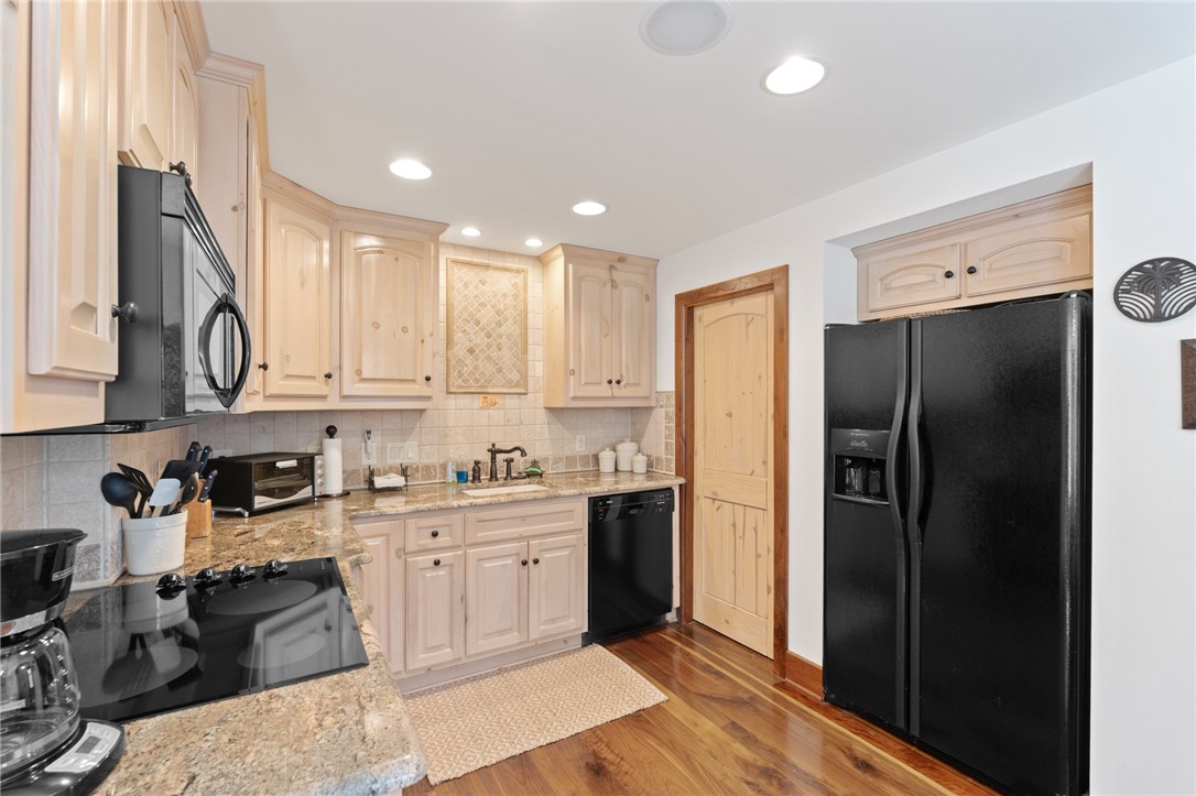 604 Top Ridge Drive Sunset, SC 29685 - Photo 36 of 50 Guest House Kitchen