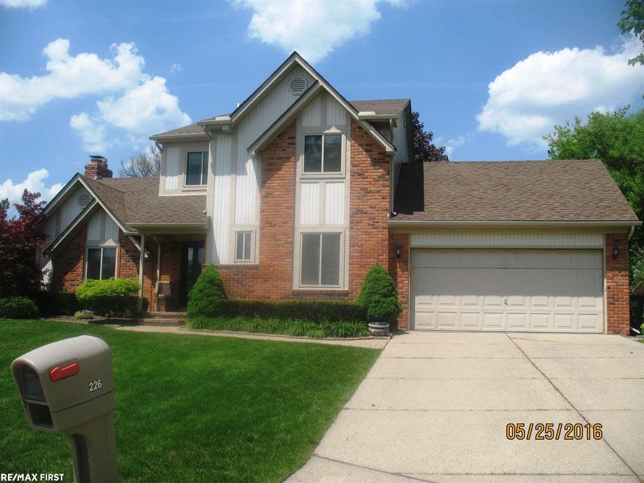 226 Slade Court Rochester Hills, MI 48307 - Photo 1 of 33