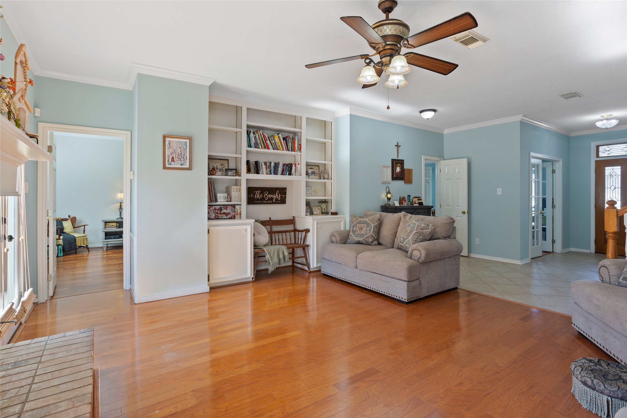 215 Ridgemont Drive Alvin, TX 77511 - Photo 12 of 39 Large living space