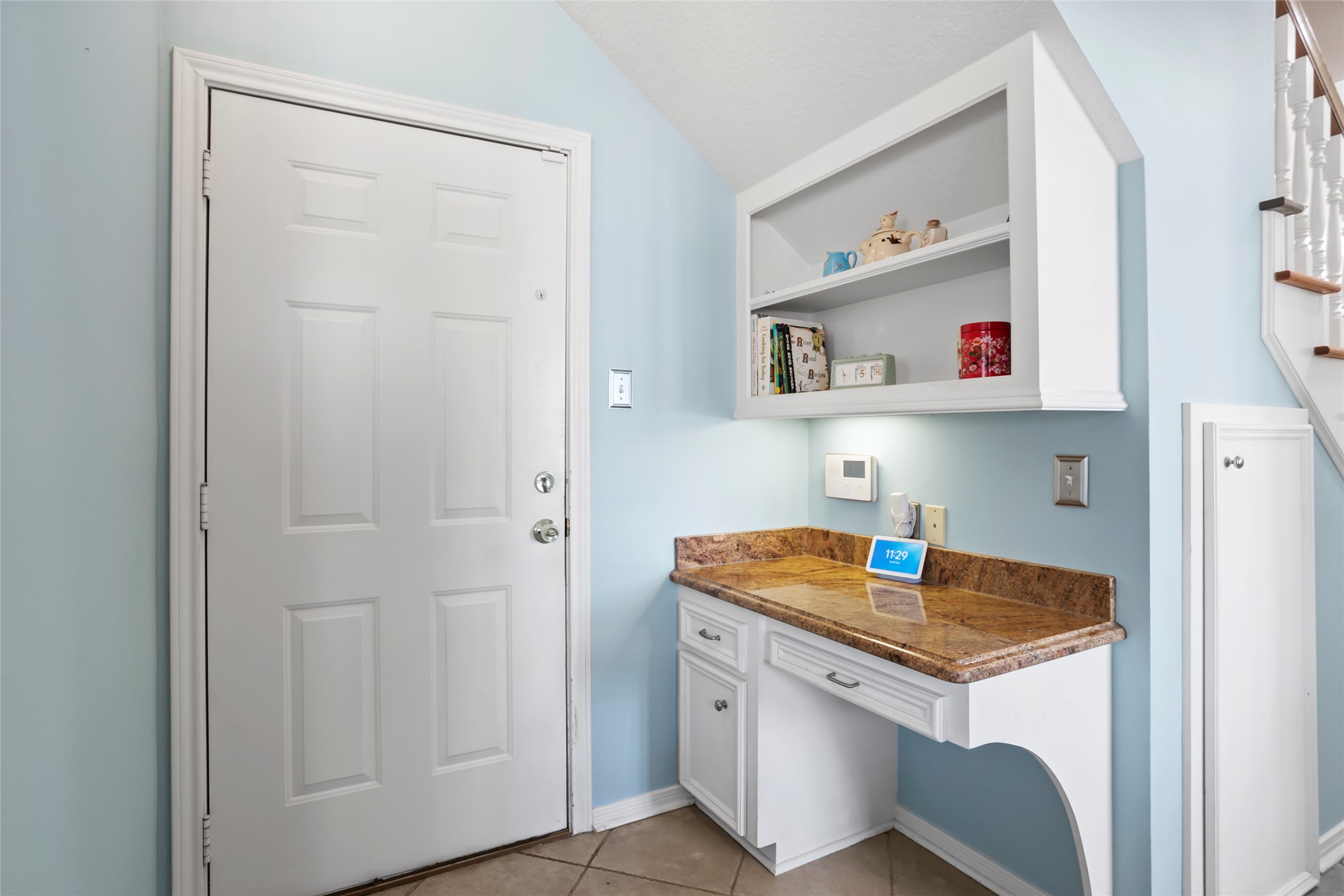 215 Ridgemont Drive Alvin, TX 77511 - Photo 16 of 39 Under cabinet lighting