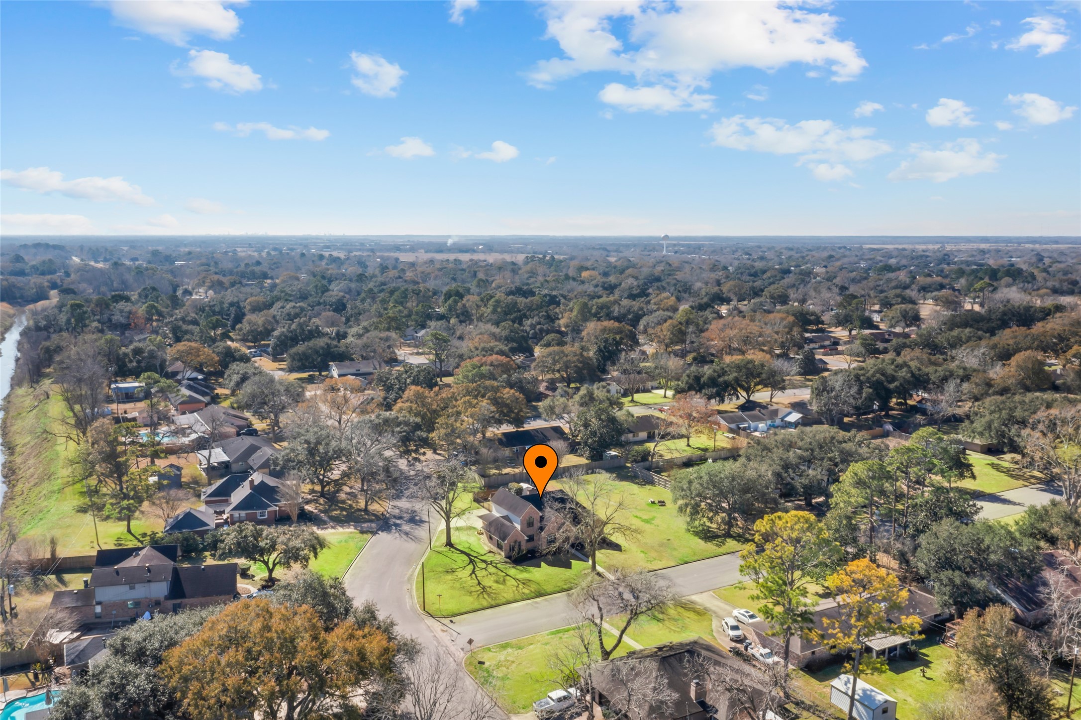 215 Ridgemont Drive Alvin, TX 77511 - Photo 4 of 39