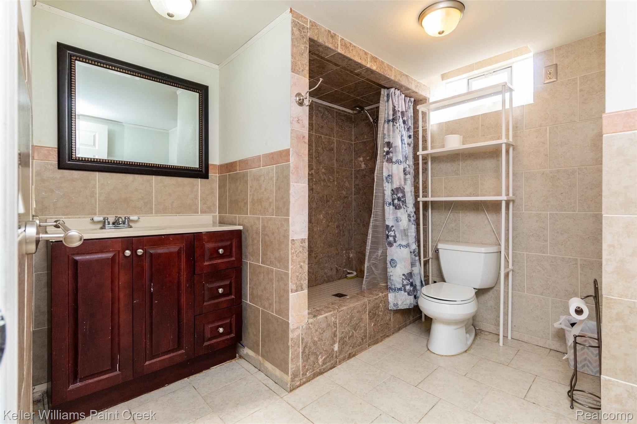 11031 12 Mile Road Warren, MI 48093 - Photo 30 of 41 interior (26).jpg