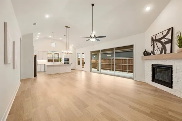 $475,000 | 4821 Forest Crest Parkway, Arlington, TX 76005