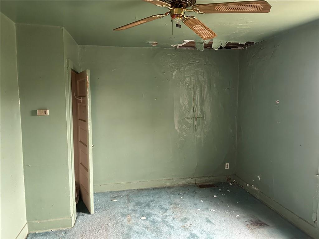 808 18th Street Ambridge, PA 15003 - Photo 47 of 49 an empty room with a window