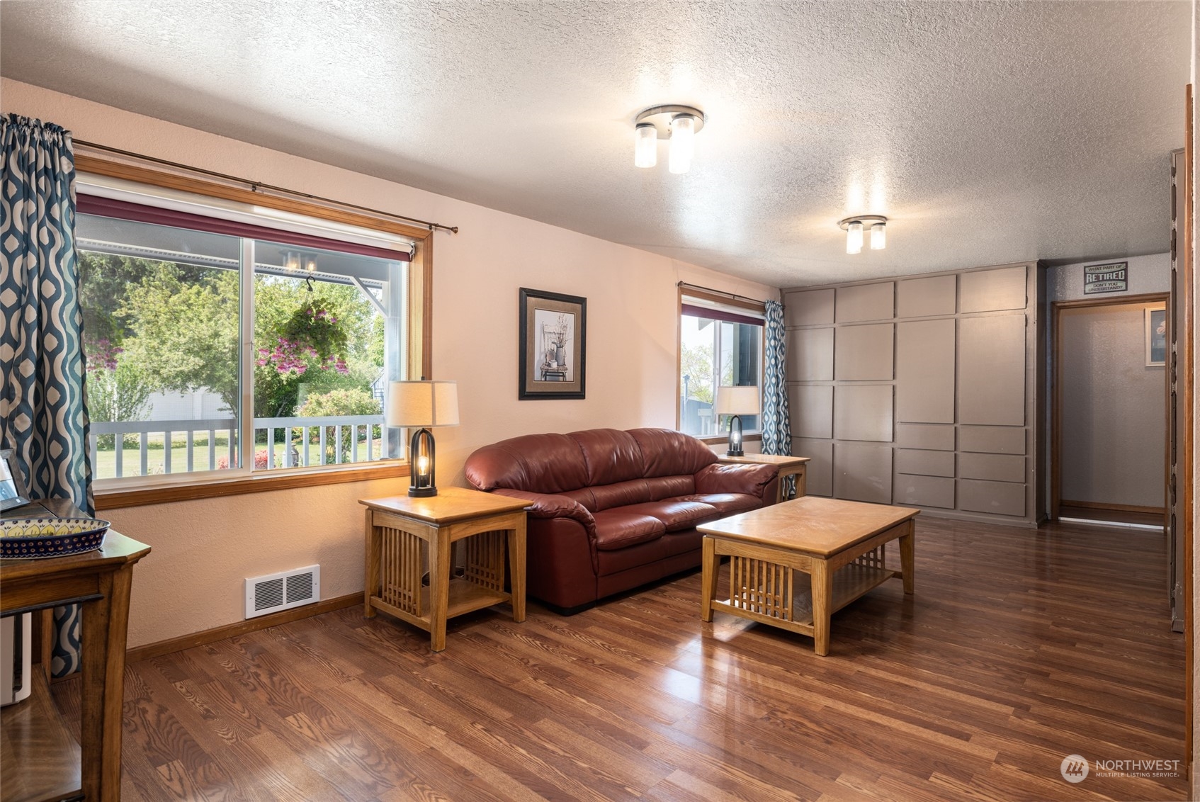 3304 South Pass Road Everson, WA 98247 - Photo 11 of 40 a living room with furniture and a large window
