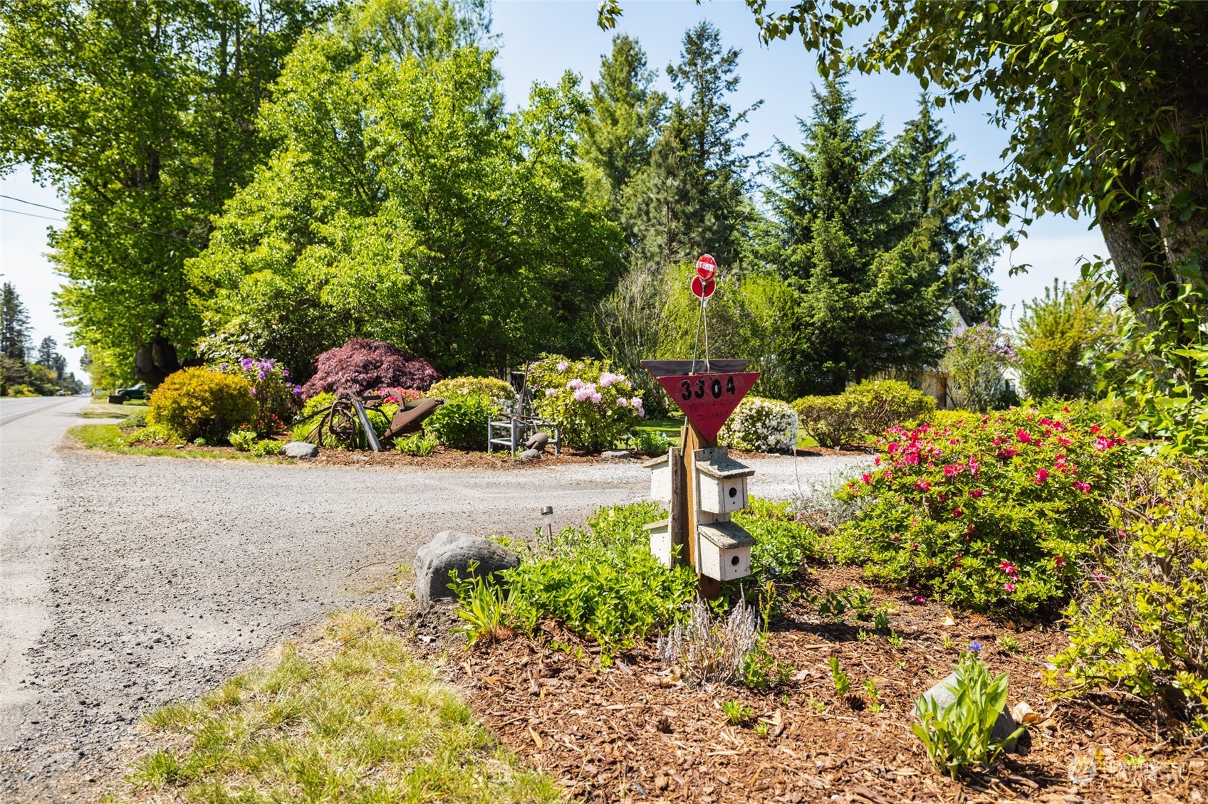 3304 South Pass Road Everson, WA 98247 - Photo 35 of 40 a view of a garden with a pathway