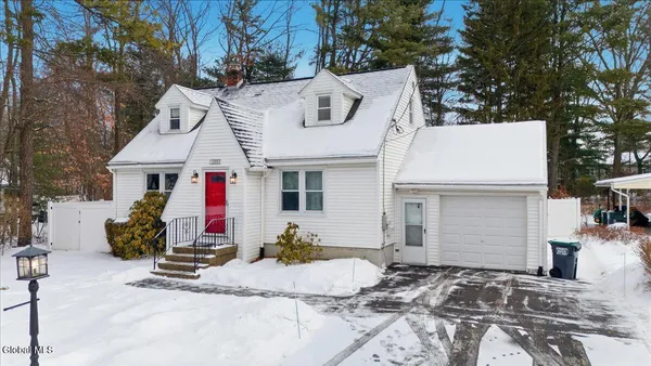 $335,000 | 1097 Fort Hunter Road, Schenectady, NY 12303