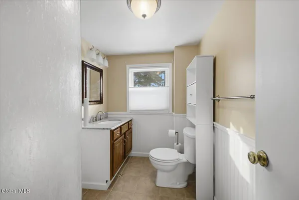 $335,000 | 1097 Fort Hunter Road, Schenectady, NY 12303