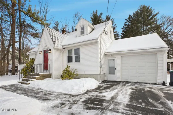 $335,000 | 1097 Fort Hunter Road, Schenectady, NY 12303