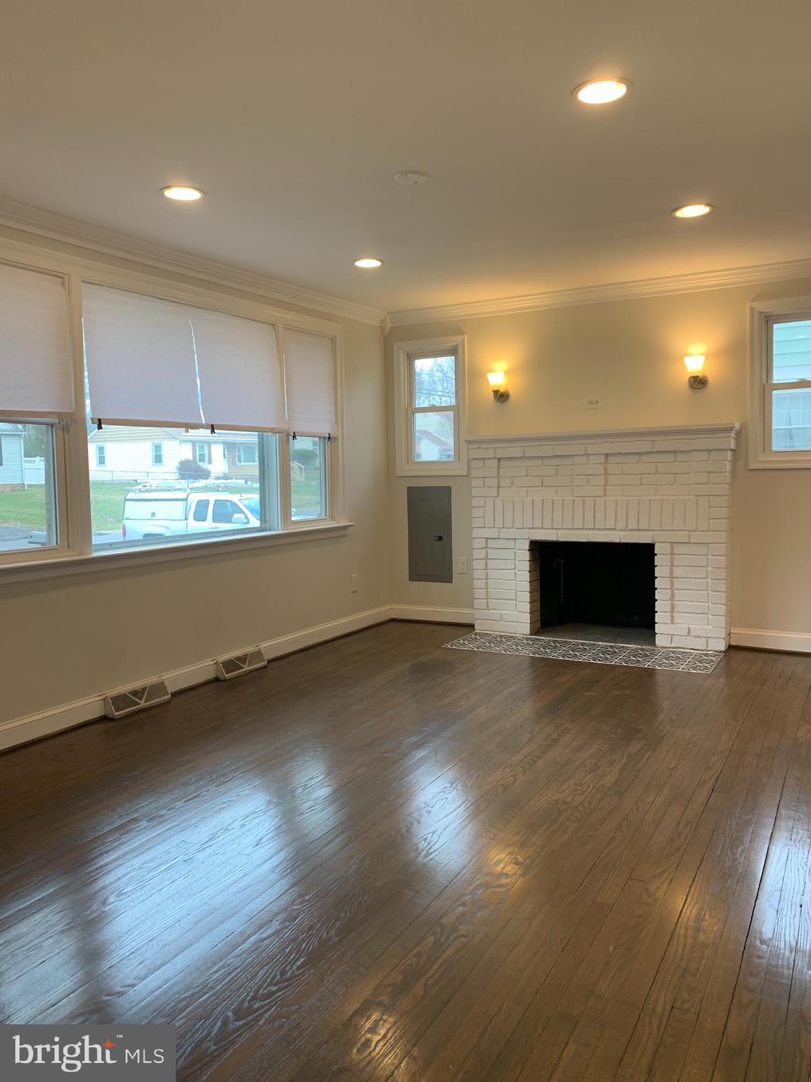 6413 Woodley Road Clinton, MD 20735 - Photo 3 of 24 Gallery Image 3