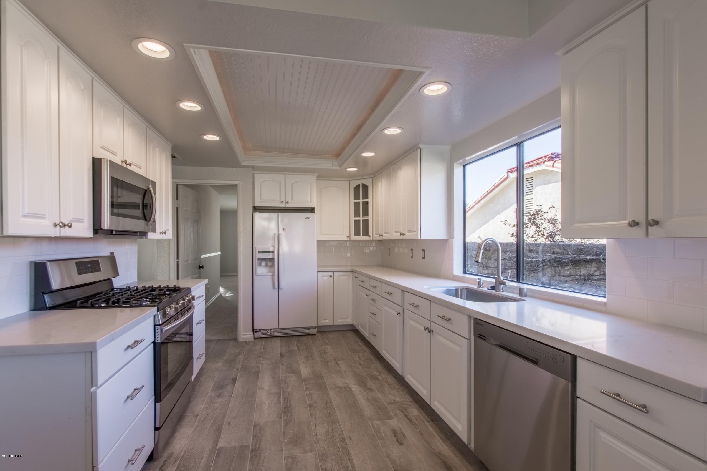 428 Appleton Road Simi Valley, CA 93065 - Photo 12 of 26 11_EH9BUH_still_ki2