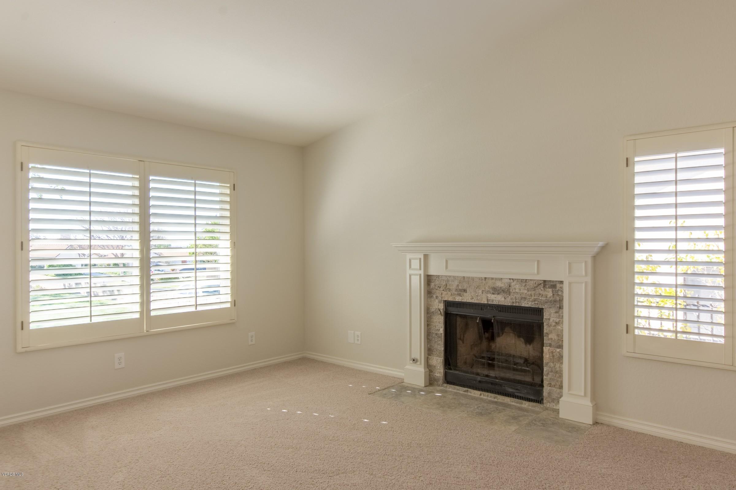 428 Appleton Road Simi Valley, CA 93065 - Photo 4 of 26 3_EH9BUH_still_lr