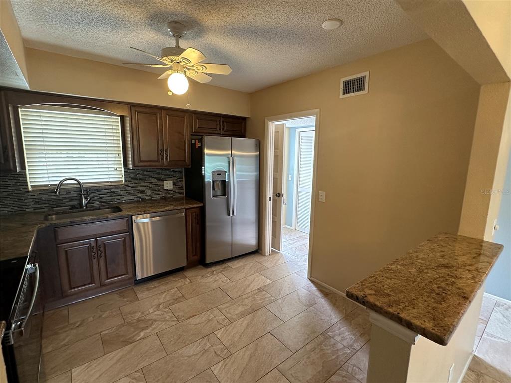 2285 Israeli Drive, Unit 29 Clearwater, FL 33763 - Photo 8 of 20