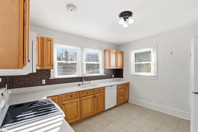 $379,900 | 17 Butler Springs Road, Greenville, SC 29615