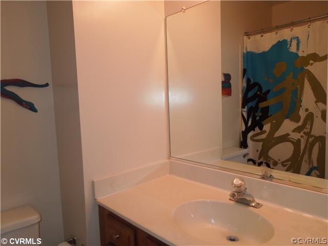 10158 Atlee Ridge Road Mechanicsville, VA 23116 - Photo 12 of 22 Bathroom - 2nd full bath on 2nd floor