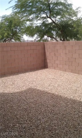$2,000 | 5493 Ovando Way, Las Vegas, NV 89122