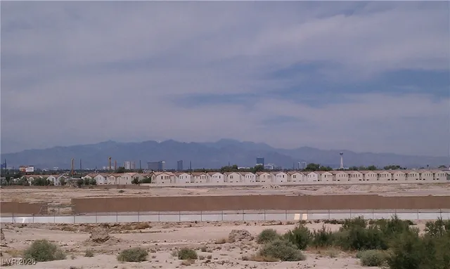 $2,000 | 5493 Ovando Way, Las Vegas, NV 89122