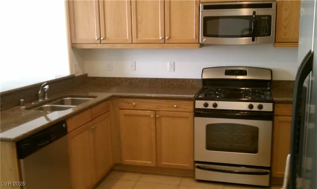 $2,000 | 5493 Ovando Way, Las Vegas, NV 89122