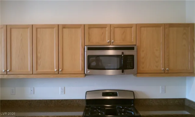 $2,000 | 5493 Ovando Way, Las Vegas, NV 89122