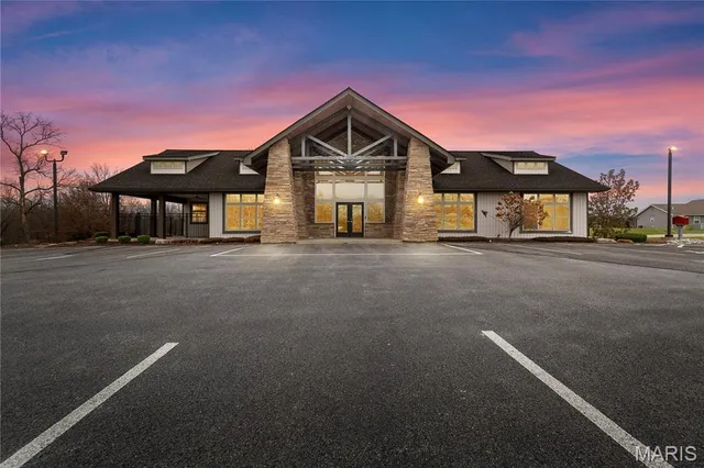 $305,000 | 528 Birchwood Drive, Moscow Mills, MO 63362