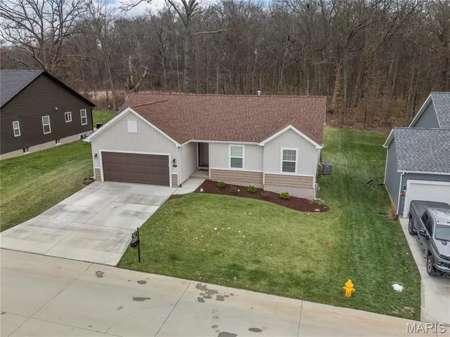 $305,000 | 528 Birchwood Drive, Moscow Mills, MO 63362