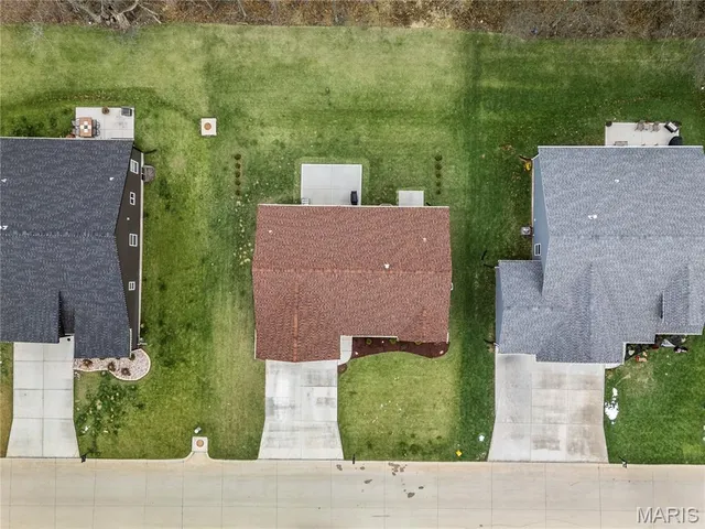 $305,000 | 528 Birchwood Drive, Moscow Mills, MO 63362