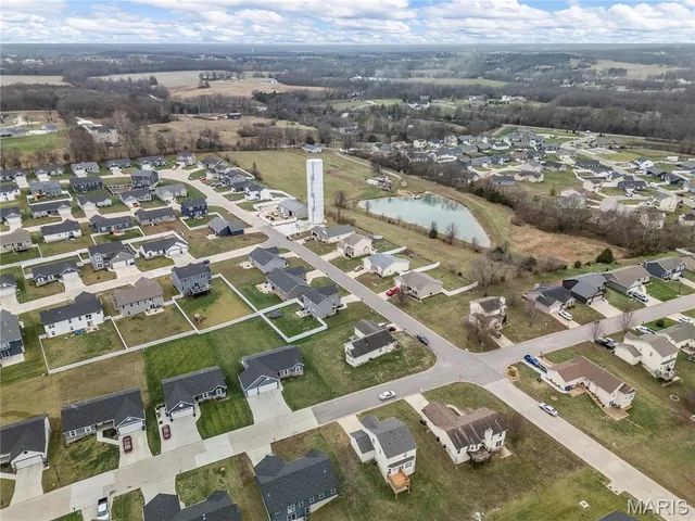 $305,000 | 528 Birchwood Drive, Moscow Mills, MO 63362