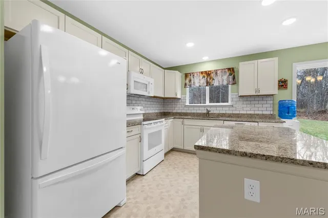 $305,000 | 528 Birchwood Drive, Moscow Mills, MO 63362