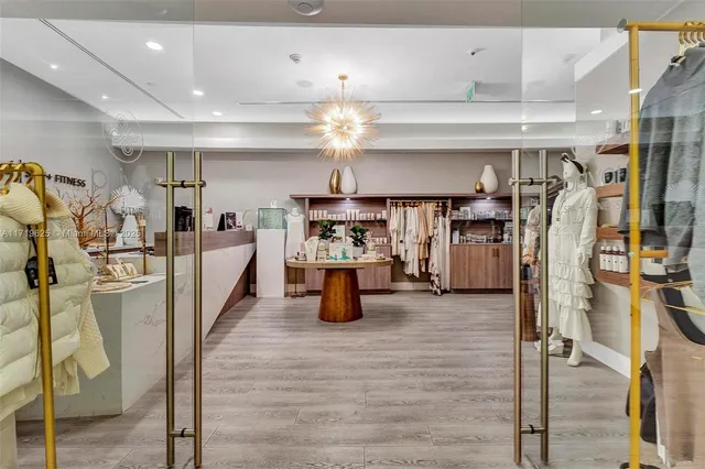 $18,000 | 200 Biscayne Blvd Way, Unit 5001, Miami, FL 33131