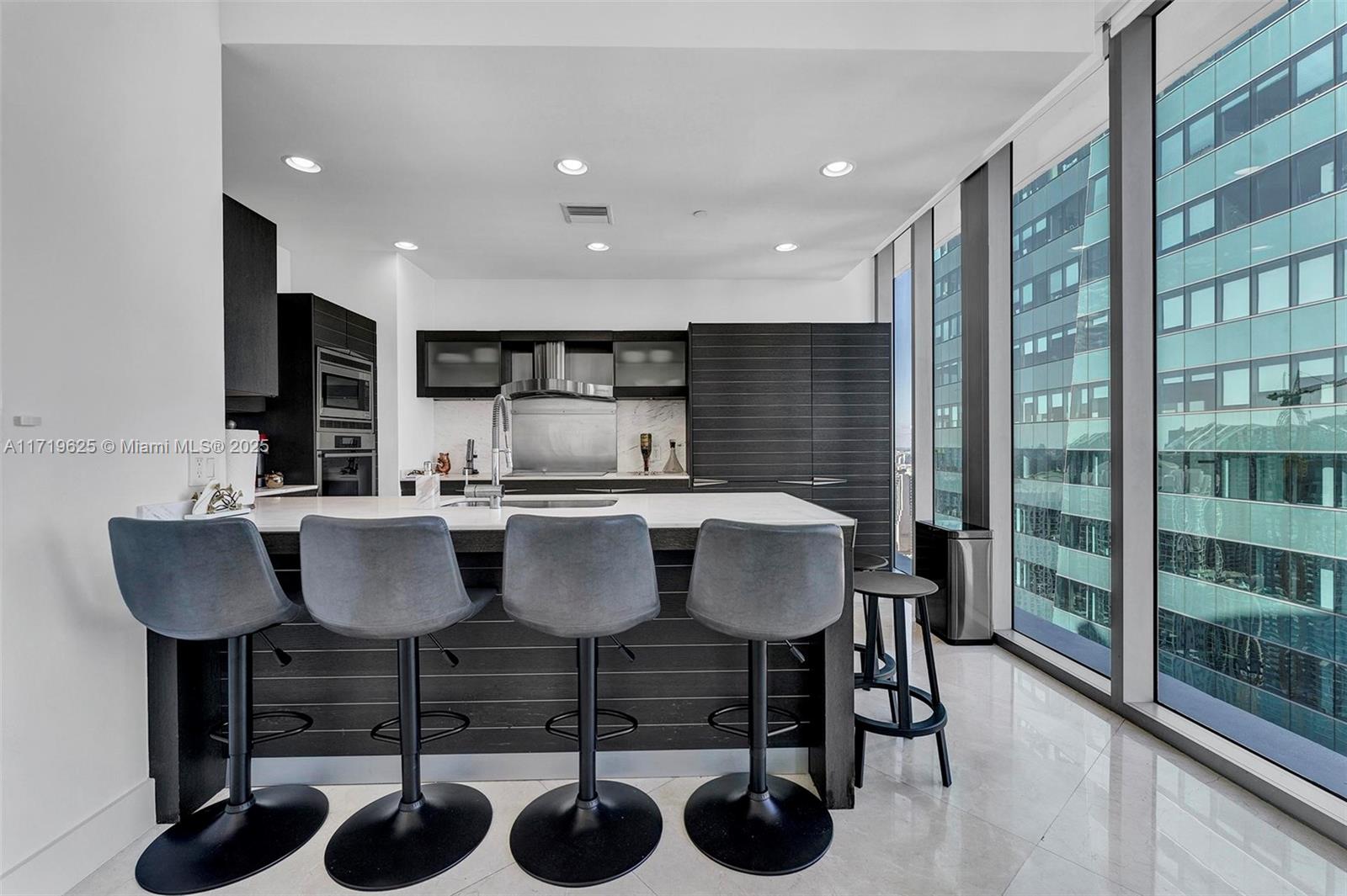 200 Biscayne Blvd Way, Unit 5001 Miami, FL 33131 - Photo 7 of 48